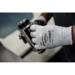 Ansell 11-927 HyFlex Oil-Repellent and Cut Protection Gloves - Size 10 - XL - Pair - Image 2